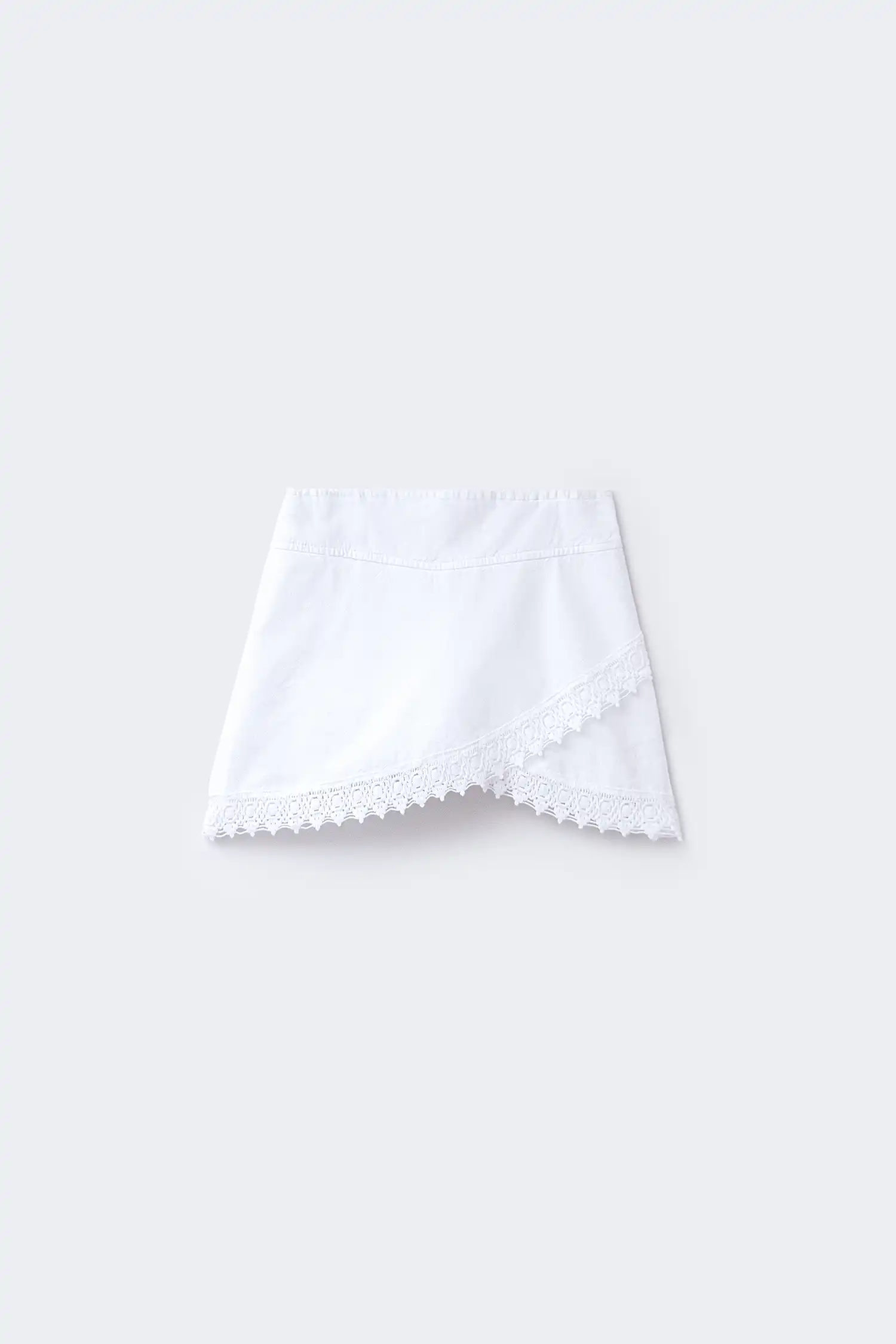 Falda ibicenca blanca vista frontal