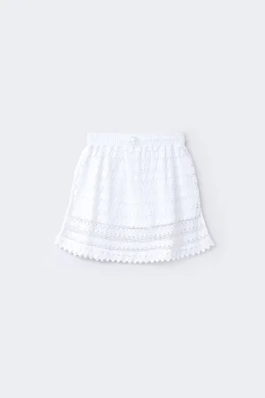 Falda ibicenca blanca vista frontal