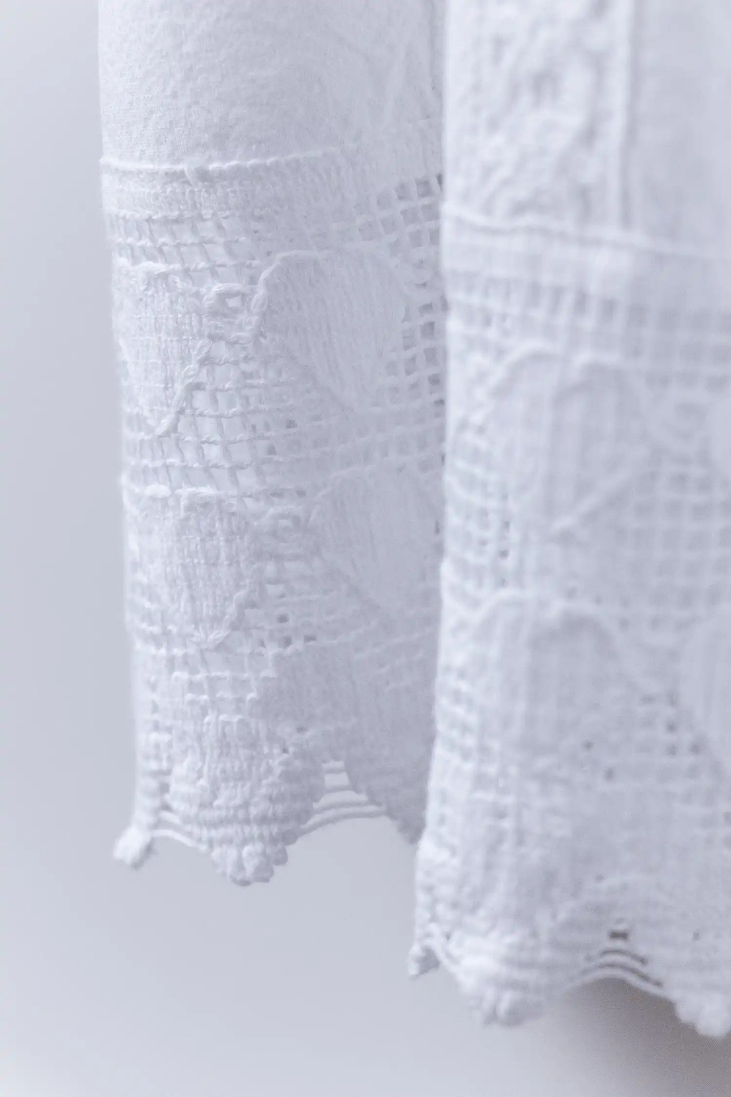 vestido ibicenco corto blanco vista detalle falda