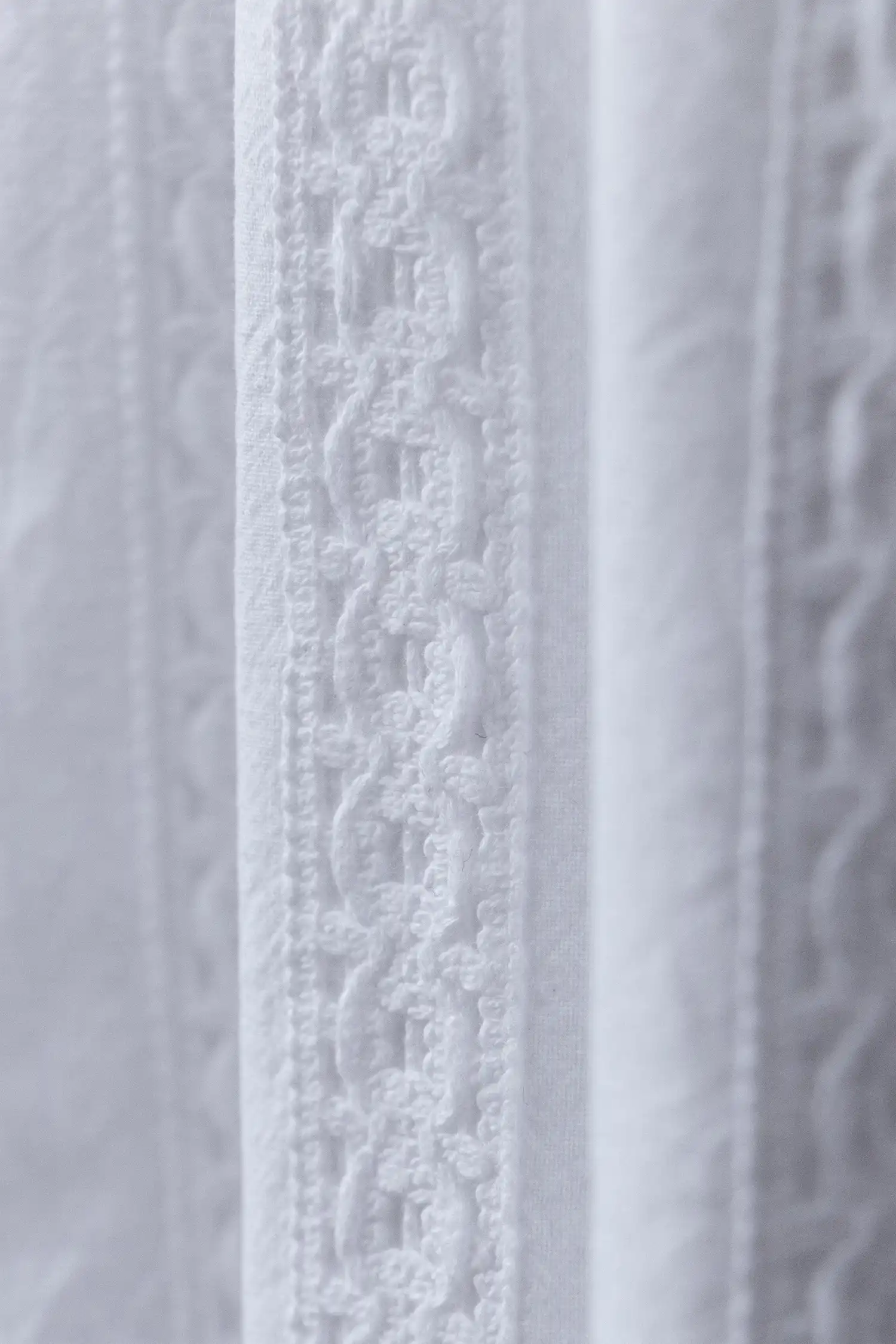 vestido ibicenco corto blanco vista detalle del encaje